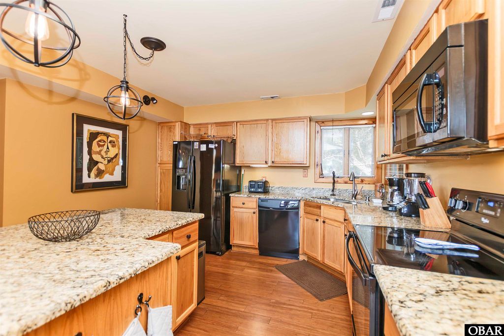 Image 12 of property listing at 1154 Franklyn Street, Corolla, NC 27927