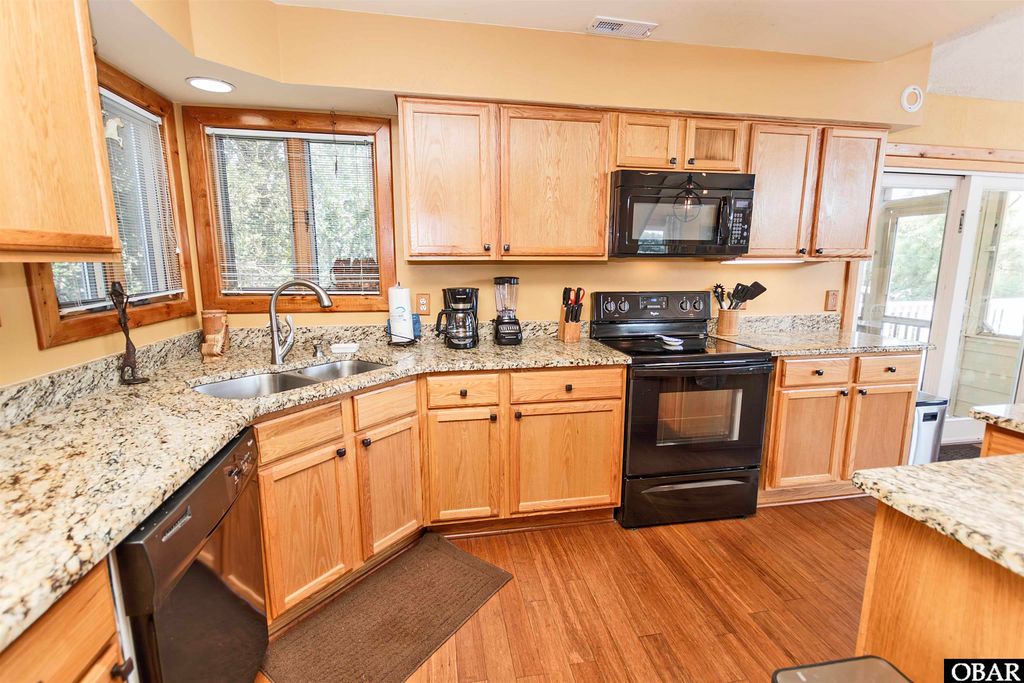 Image 14 of property listing at 1154 Franklyn Street, Corolla, NC 27927