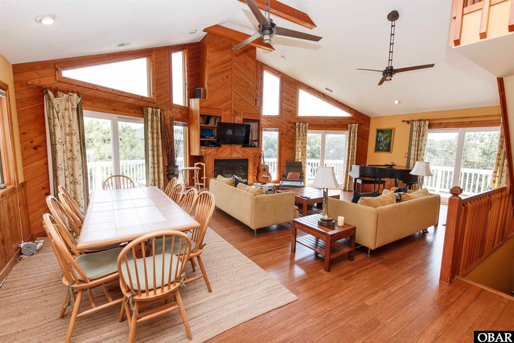 Image 15 of property listing at 1154 Franklyn Street, Corolla, NC 27927