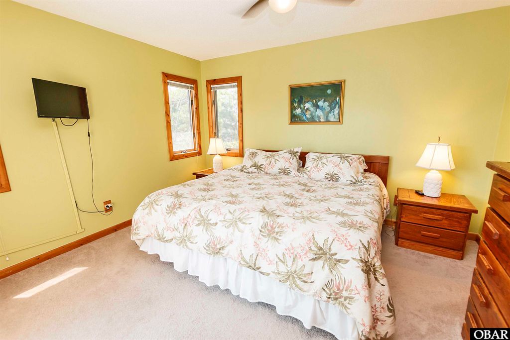 Image 17 of property listing at 1154 Franklyn Street, Corolla, NC 27927