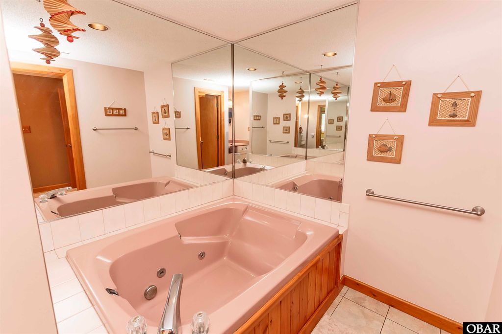 Image 19 of property listing at 1154 Franklyn Street, Corolla, NC 27927