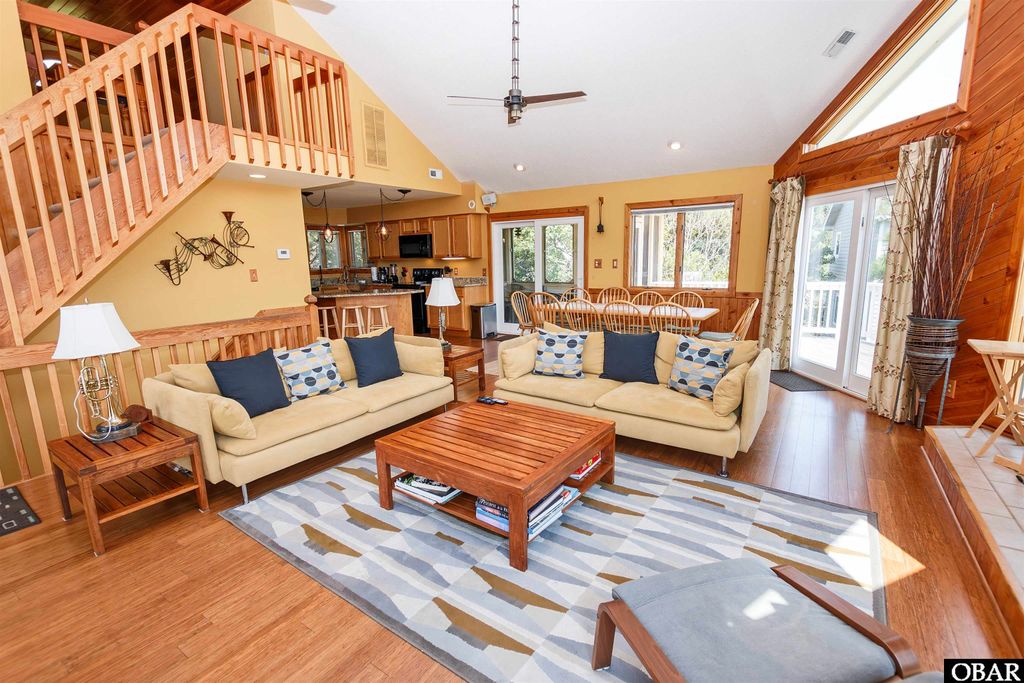 Image 4 of property listing at 1154 Franklyn Street, Corolla, NC 27927