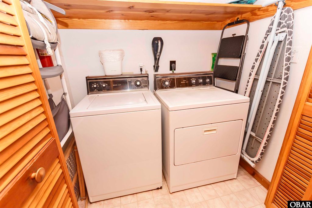 Image 35 of property listing at 1154 Franklyn Street, Corolla, NC 27927