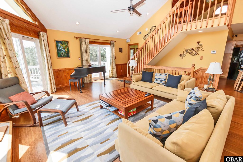 Image 6 of property listing at 1154 Franklyn Street, Corolla, NC 27927