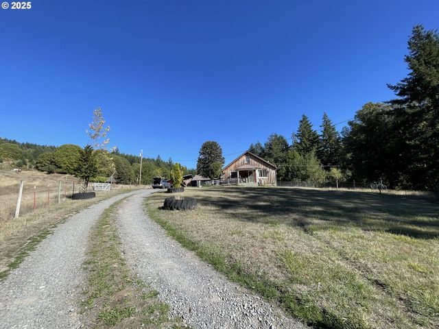 46255 HIGHWAY 242, Myrtle Point, OR 97458