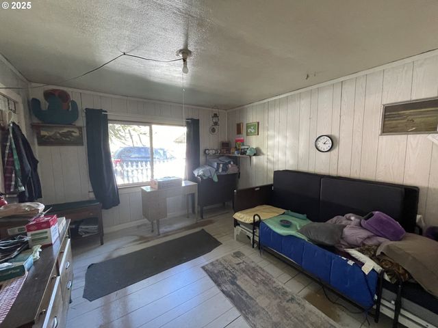 46255 HIGHWAY 242, Myrtle Point, OR 97458