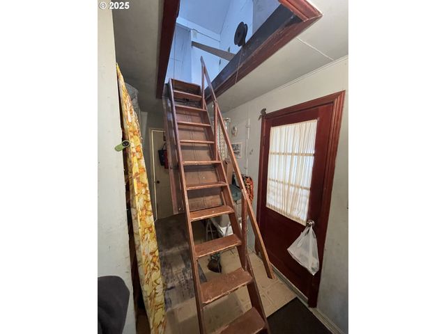 46255 HIGHWAY 242, Myrtle Point, OR 97458