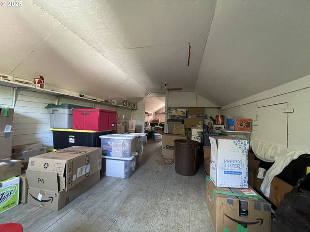 46255 HIGHWAY 242, Myrtle Point, OR 97458