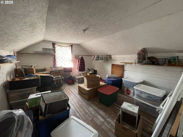 46255 HIGHWAY 242, Myrtle Point, OR 97458