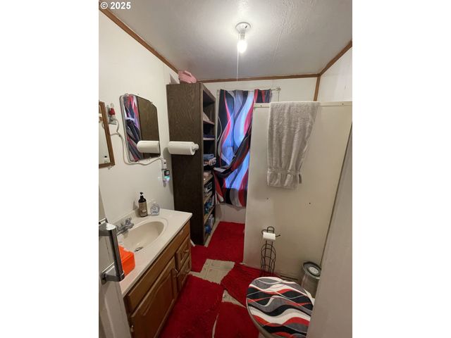 46255 HIGHWAY 242, Myrtle Point, OR 97458