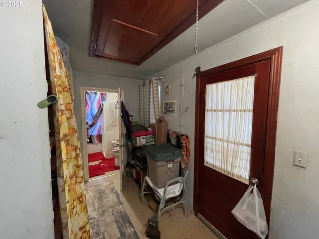 46255 HIGHWAY 242, Myrtle Point, OR 97458