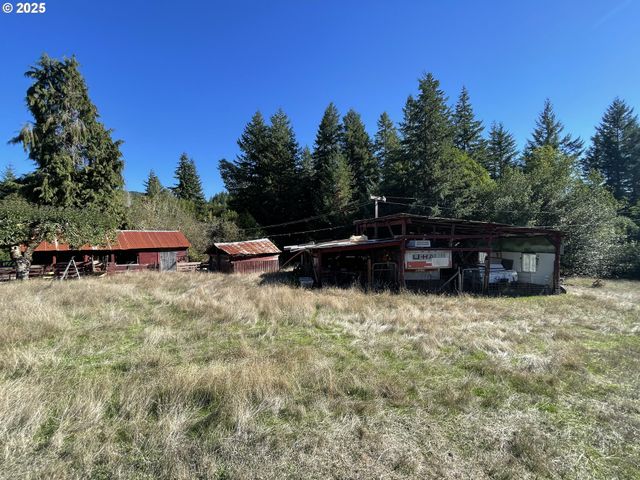 46255 HIGHWAY 242, Myrtle Point, OR 97458