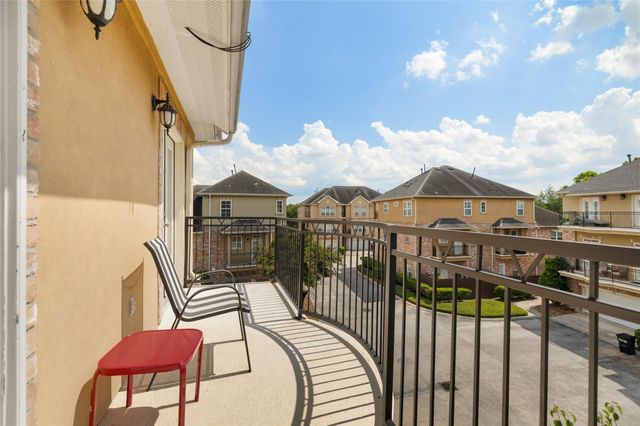 53 Versante Court, Houston, TX 77070