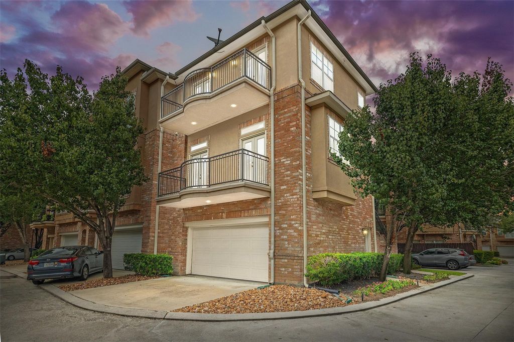 53 Versante Court, Houston, TX 77070