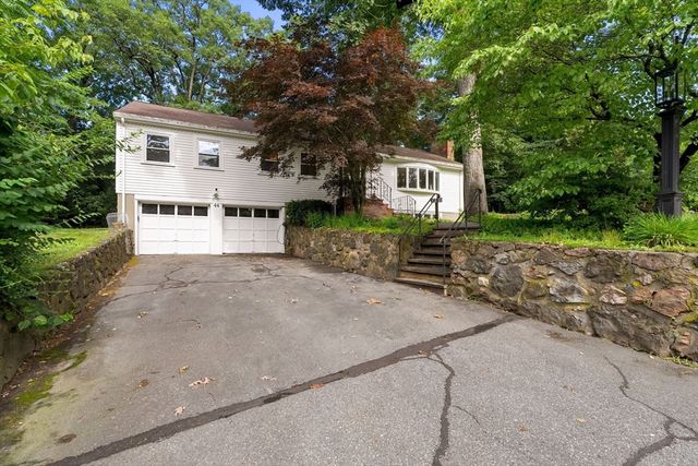 44 Windemere Rd, Wellesley, MA 02481