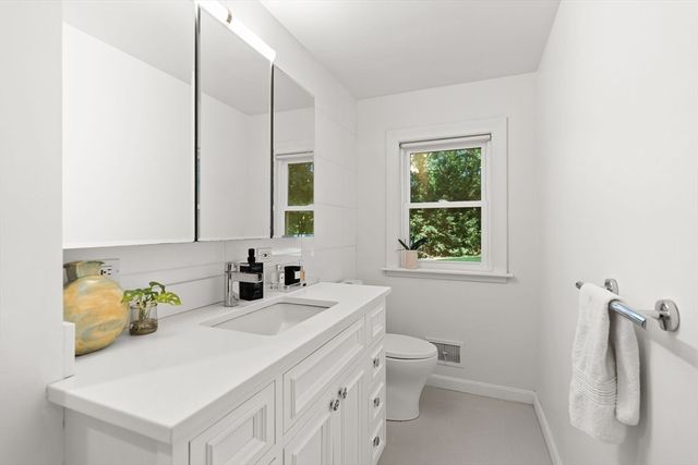 44 Windemere Rd, Wellesley, MA 02481