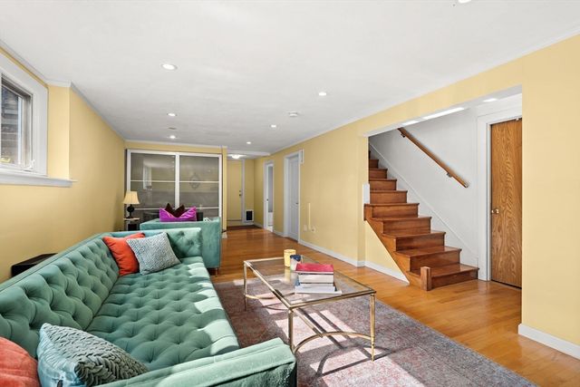 44 Windemere Rd, Wellesley, MA 02481