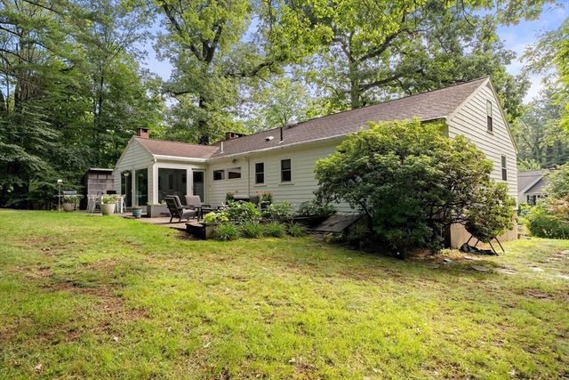 44 Windemere Rd, Wellesley, MA 02481