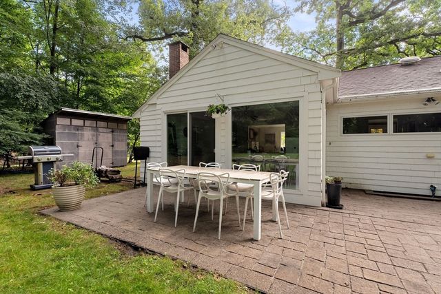 44 Windemere Rd, Wellesley, MA 02481