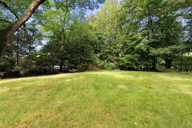 44 Windemere Rd, Wellesley, MA 02481