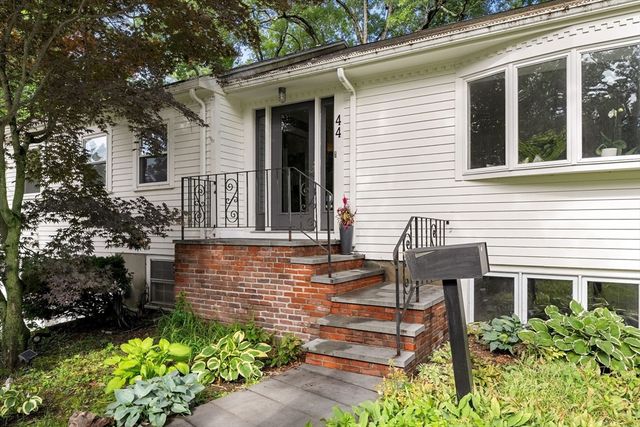 44 Windemere Rd, Wellesley, MA 02481
