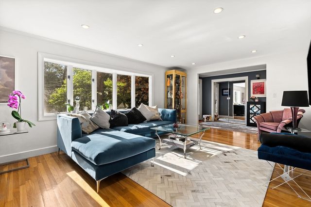44 Windemere Rd, Wellesley, MA 02481