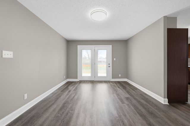 1022 Great Oaks Dr, Hopkinsville, KY 42240