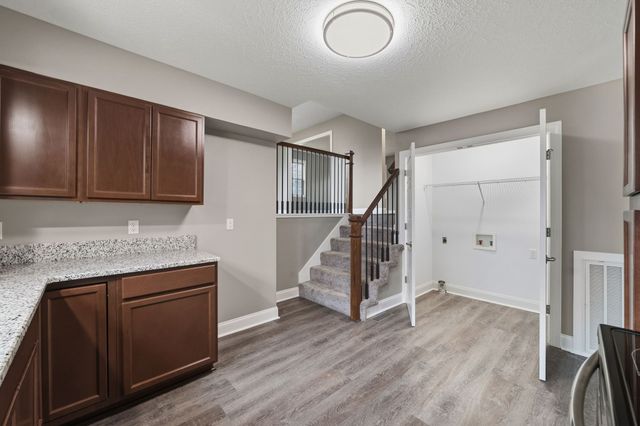 1022 Great Oaks Dr, Hopkinsville, KY 42240