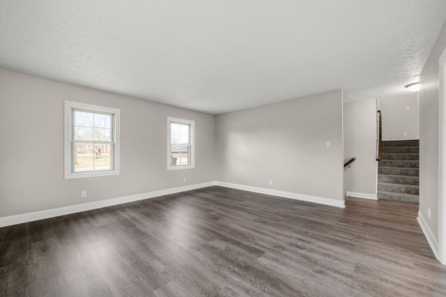 1022 Great Oaks Dr, Hopkinsville, KY 42240