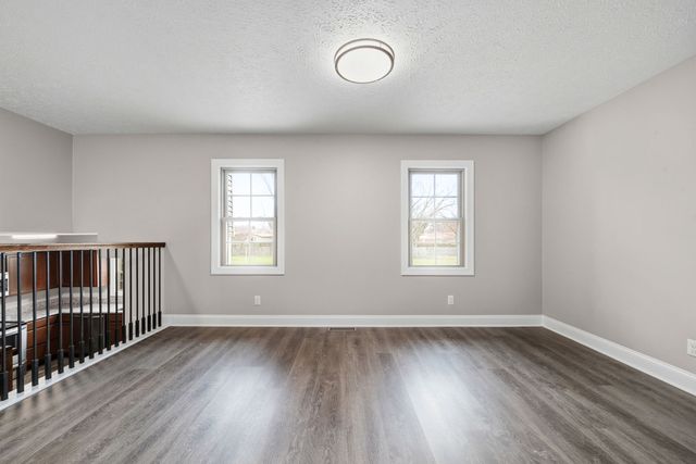 1022 Great Oaks Dr, Hopkinsville, KY 42240