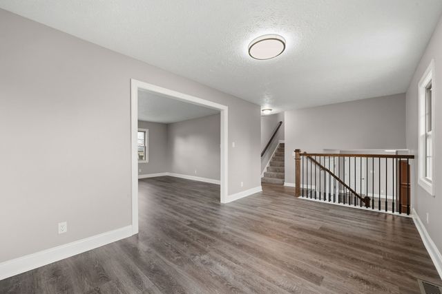 1022 Great Oaks Dr, Hopkinsville, KY 42240