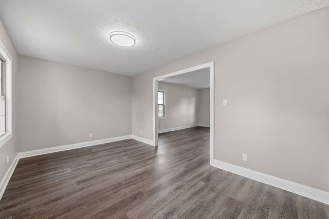 1022 Great Oaks Dr, Hopkinsville, KY 42240