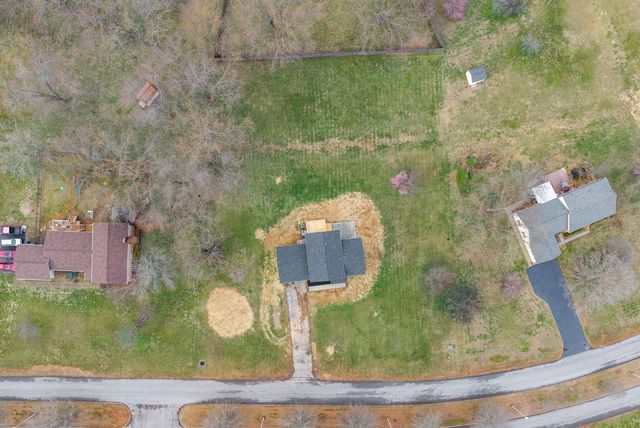 1022 Great Oaks Dr, Hopkinsville, KY 42240