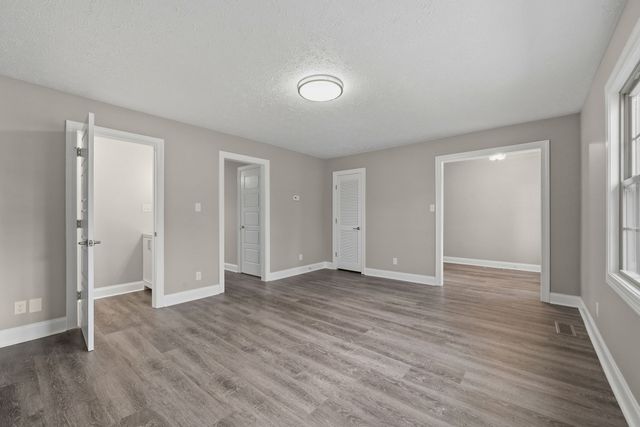 1022 Great Oaks Dr, Hopkinsville, KY 42240