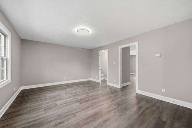 1022 Great Oaks Dr, Hopkinsville, KY 42240