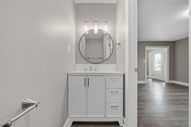 1022 Great Oaks Dr, Hopkinsville, KY 42240