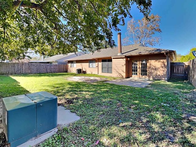 4126 Pocahontas Drive, Baytown, TX 77521