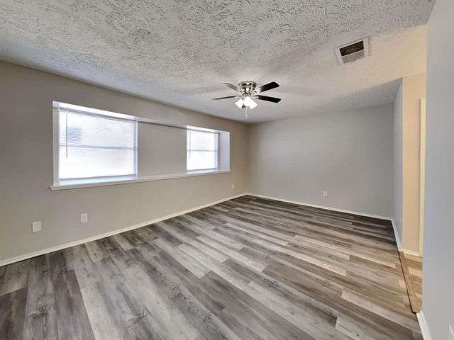 4126 Pocahontas Drive, Baytown, TX 77521