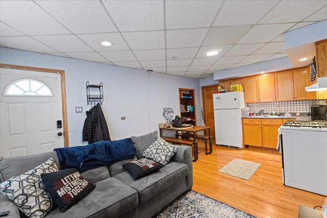 7136 Windsor Avenue 1R, Berwyn, IL 60402