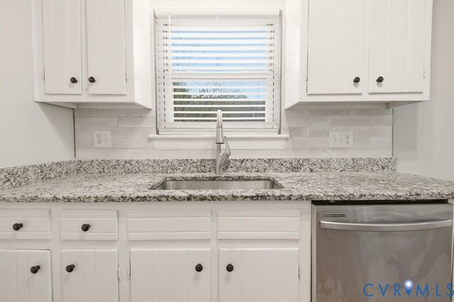 3016 S Ridge Dr, Midlothian, VA 23112