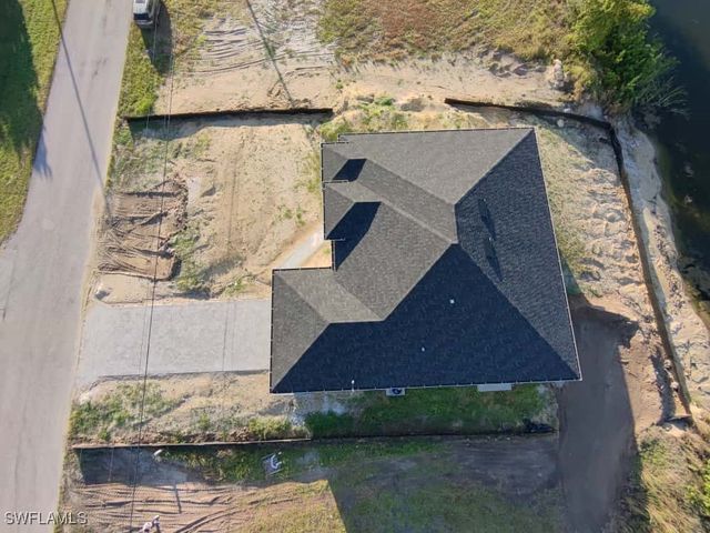 31 NW 19th TER, Cape Coral, FL 33993