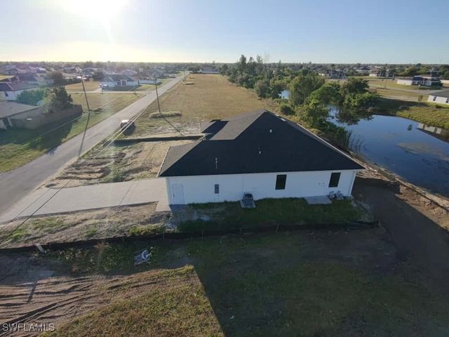 31 NW 19th TER, Cape Coral, FL 33993