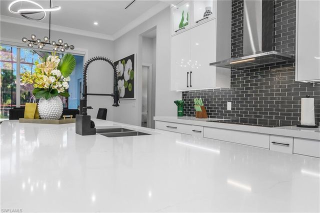 788 9th ST SW, Naples, FL 34117