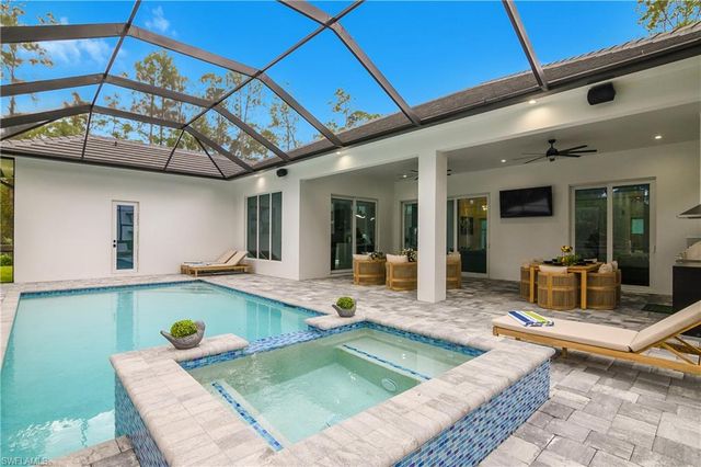 788 9th ST SW, Naples, FL 34117