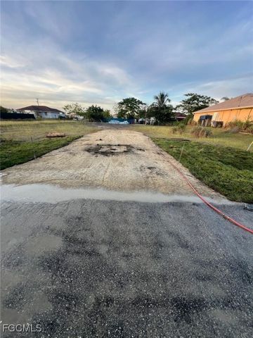 2718 24th ST SW, Lehigh Acres, FL 33976