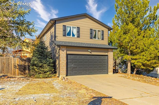 512 Harvest Moon Road, Fountain, CO 80817