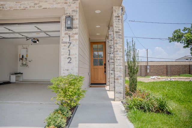 1720 Sedola Lane, Houston, TX 77055