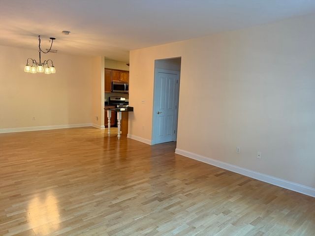 248 Albion Street 312, Wakefield, MA 01880