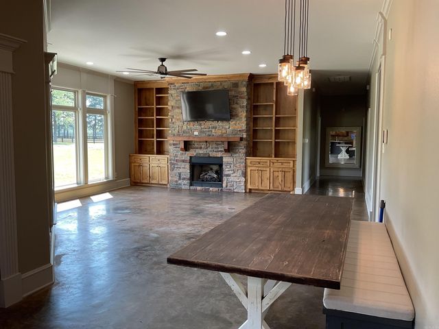 175 Vernon Harvey Rd, Beebe, AR 72143