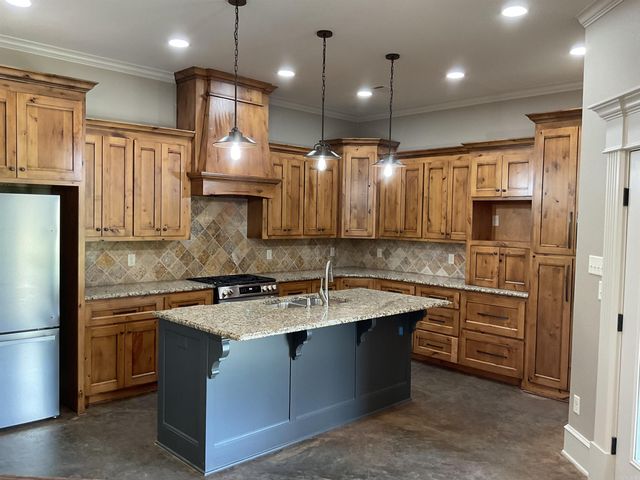 175 Vernon Harvey Rd, Beebe, AR 72143
